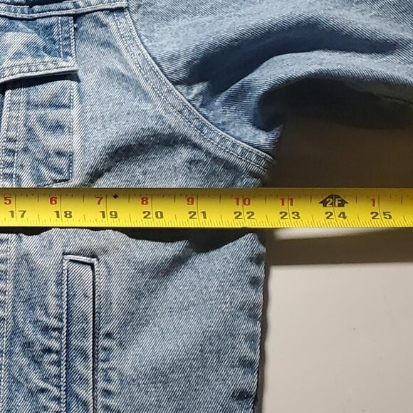 Vintage Disney embroidered distressed denim jacket - Picture 10 of 16